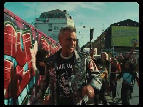 Robbie Williams - Rocket (Official Video)
