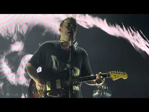 Sam Fender - Little Bit Closer (live debut) Paris 2025 4K UHD