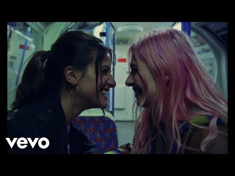 Baby Queen - We Can Be Anything (Official Video)