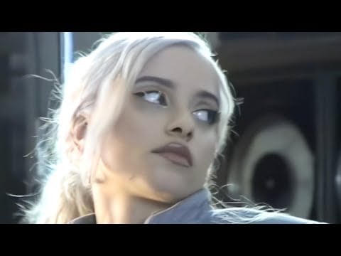 Léa Sen - lvl 10 - LOBBY BOY (official lyric video)