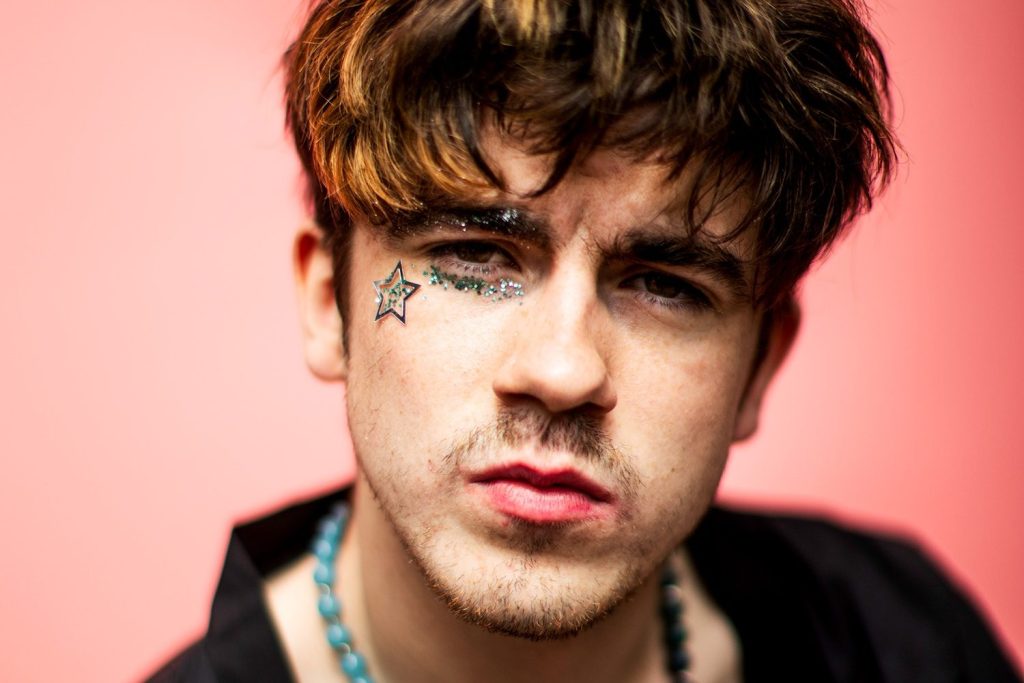 Declan McKenna is wishing us all a &lsquo;Wombling Merry Christmas&rsquo; with his