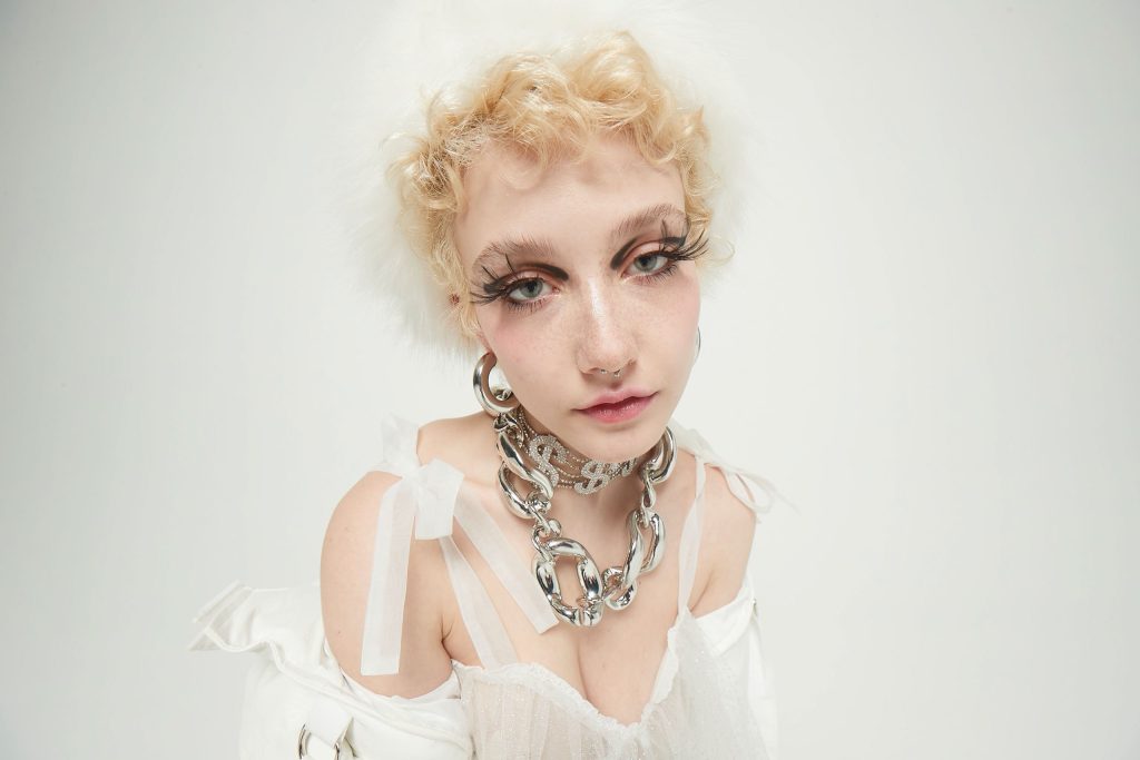 Chloe surrel. Chloe surrel. Клоэ пейе актриса. Chloe surrel. Chloe surreal актриса телеграии.