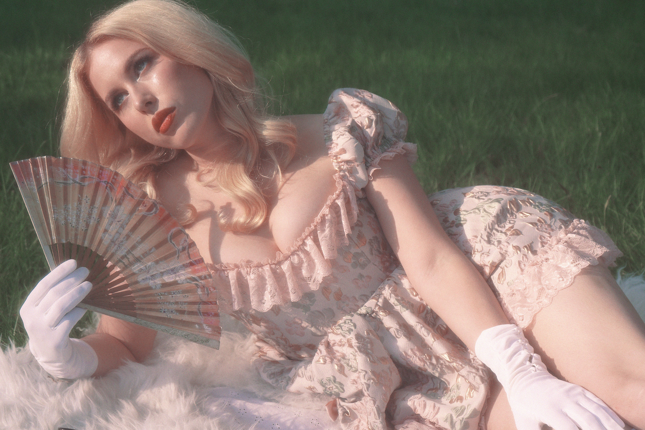 Holly Macve is a dreamer in her own 'Wonderland'