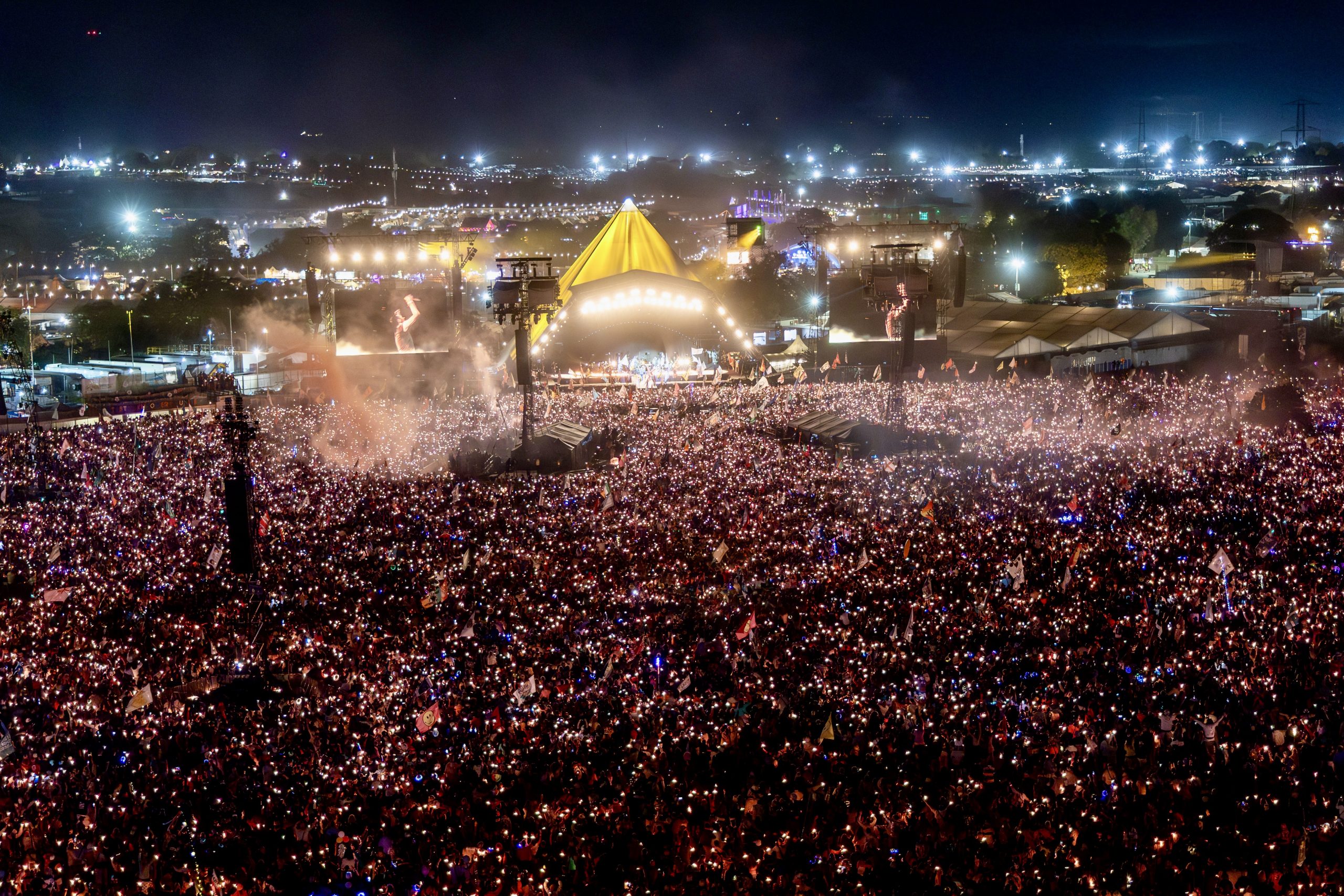 Record-breaking Coldplay show their experience at headlining Glastonbury Record-breaking Coldplay show their experience at headlining Glastonbury