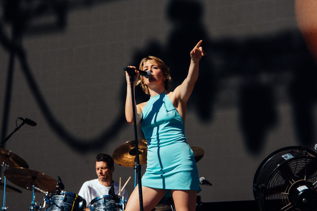 Maggie Rogers is acknowledged as royalty at Glastonbury 2023 - photos