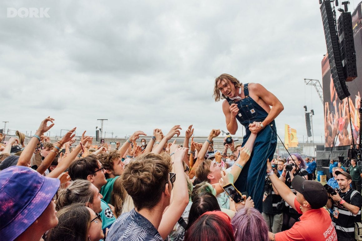 Insert your own 'Sports Team are full of hot air' jokes, as the self-proclaimed 'best live band in the world' prove they've got what it takes for a Main Stage slot at Reading 2021