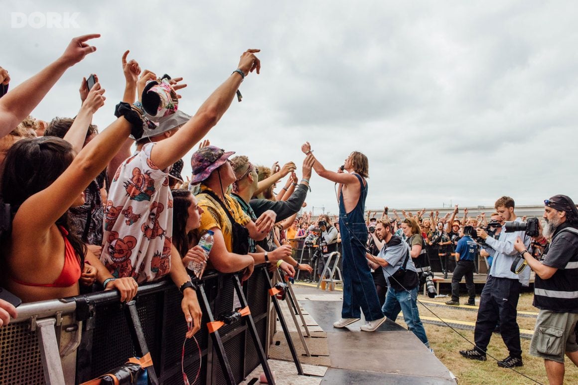 Insert your own 'Sports Team are full of hot air' jokes, as the self-proclaimed 'best live band in the world' prove they've got what it takes for a Main Stage slot at Reading 2021