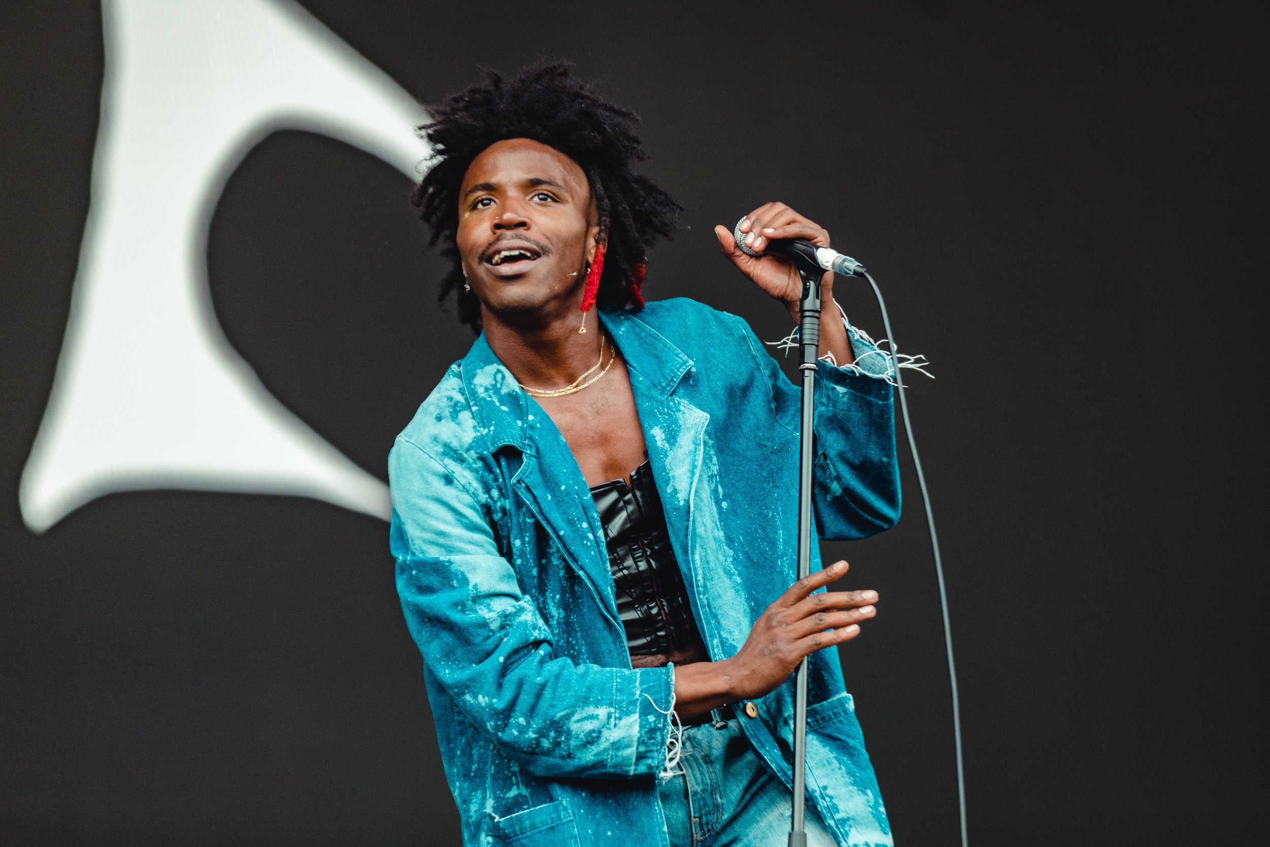 Wolf Alice stake their claim as Arctic Monkeys, Bring Me The Horizon and more mark a big second day at Reading 2022