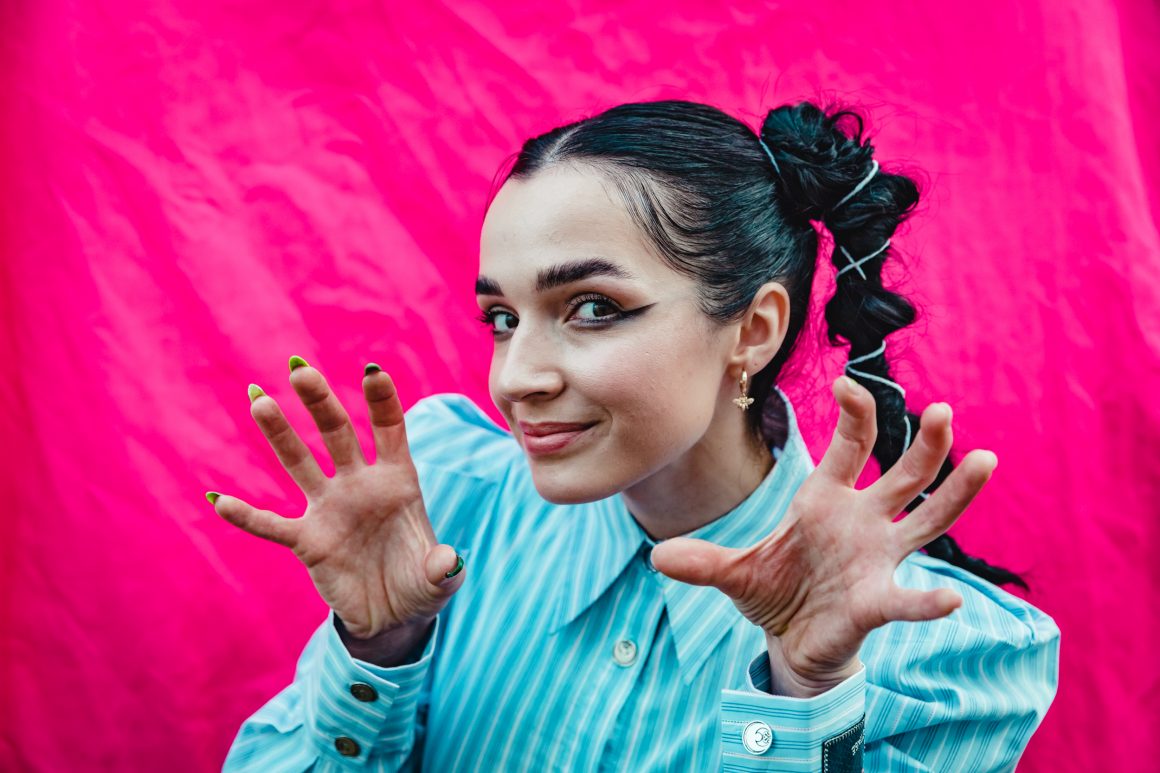 Poppy debuts new song 'FYB' at Reading 2022: "It's about somebody getting what they deserve"