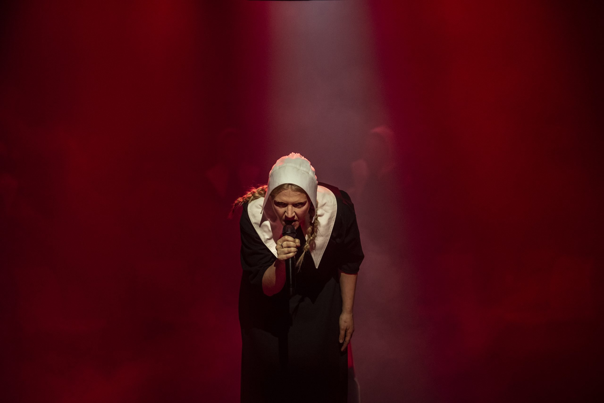 Self Esteem debuts new album 'A Complicated Woman' at London theatrical show - watch Self Esteem debuts new album 'A Complicated Woman' at London theatrical show - watch