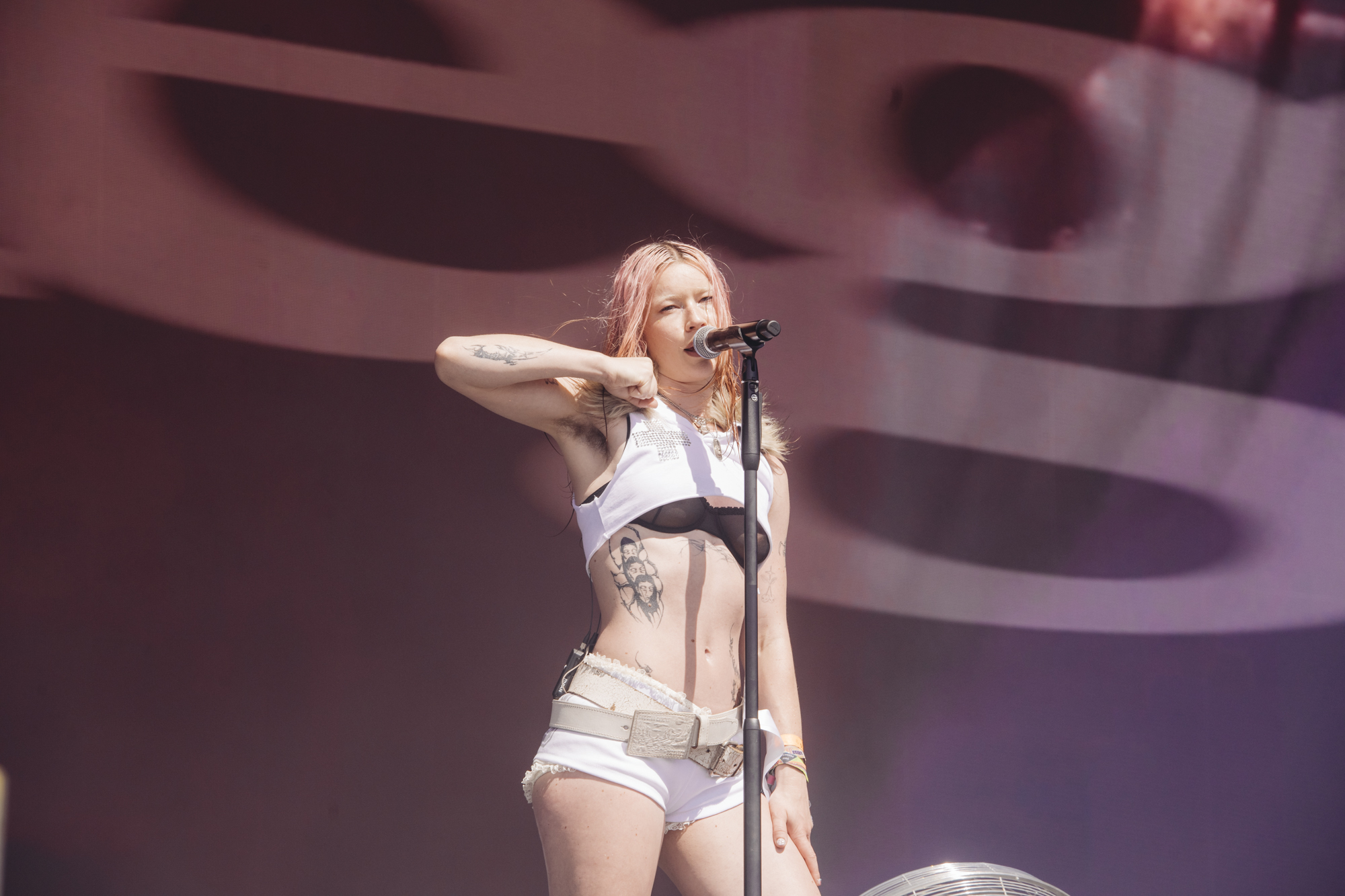 Wet Leg flex their muscles at Glastonbury 2025